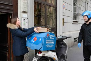 Da Domino’s Pizza il primo servizio di Contactless Delivery