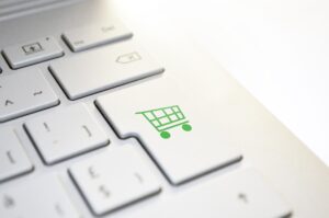 L’emergenza aumenta la fiducia negli acquisti online: lo spiega Worldz