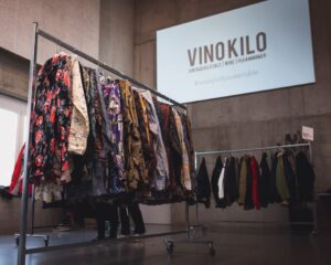 Vinokilo rilancia l’ecommerce di capi vintage in vendita al chilo