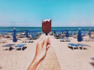 Ghiacciolo o gelato? Everli mappa la voglia di dolci estivi degli italiani