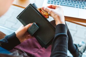 Il rapporto delle donne con tecnologia e pagamenti digitali nel new normal