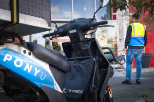 Se l’ecommerce non c’è, il consumatore manda un pony in negozio